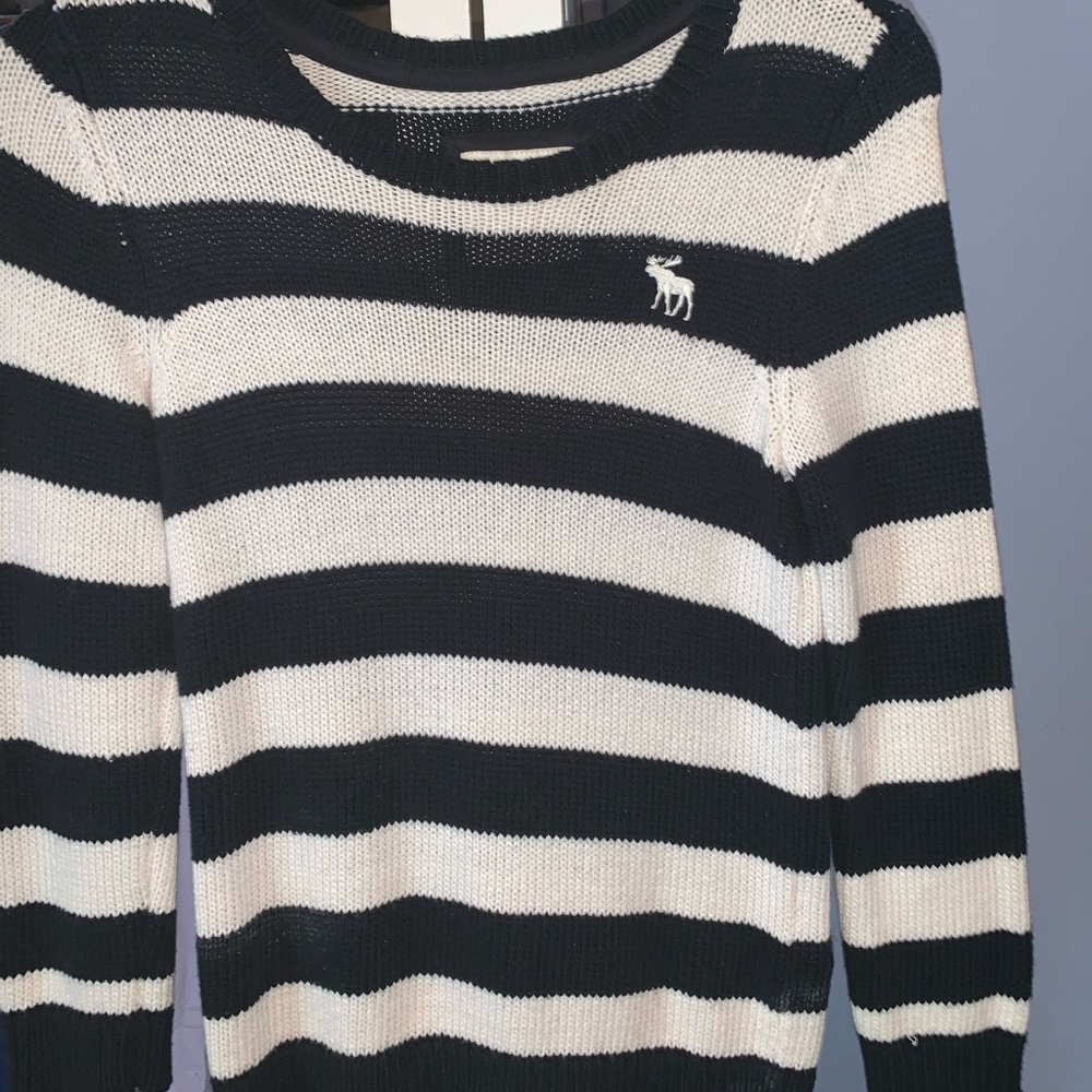 women’s sweater- abercrombie&fitch